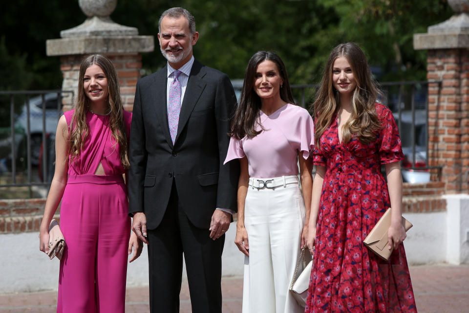 MADRID, SPAIN - MAY 25: (L-R) Princess Sofia of Spain, King Felipe VI of Spain, Queen Letizia of Spain and Crown Princess Leonor of Spain arrive for the confirmation of Princess Sofia at'Asuncion de Nuestra Señora' church in the municipality of Aravaca on May 25, 2023 in Madrid, Spain. (Photo by Paolo Blocco/WireImage)