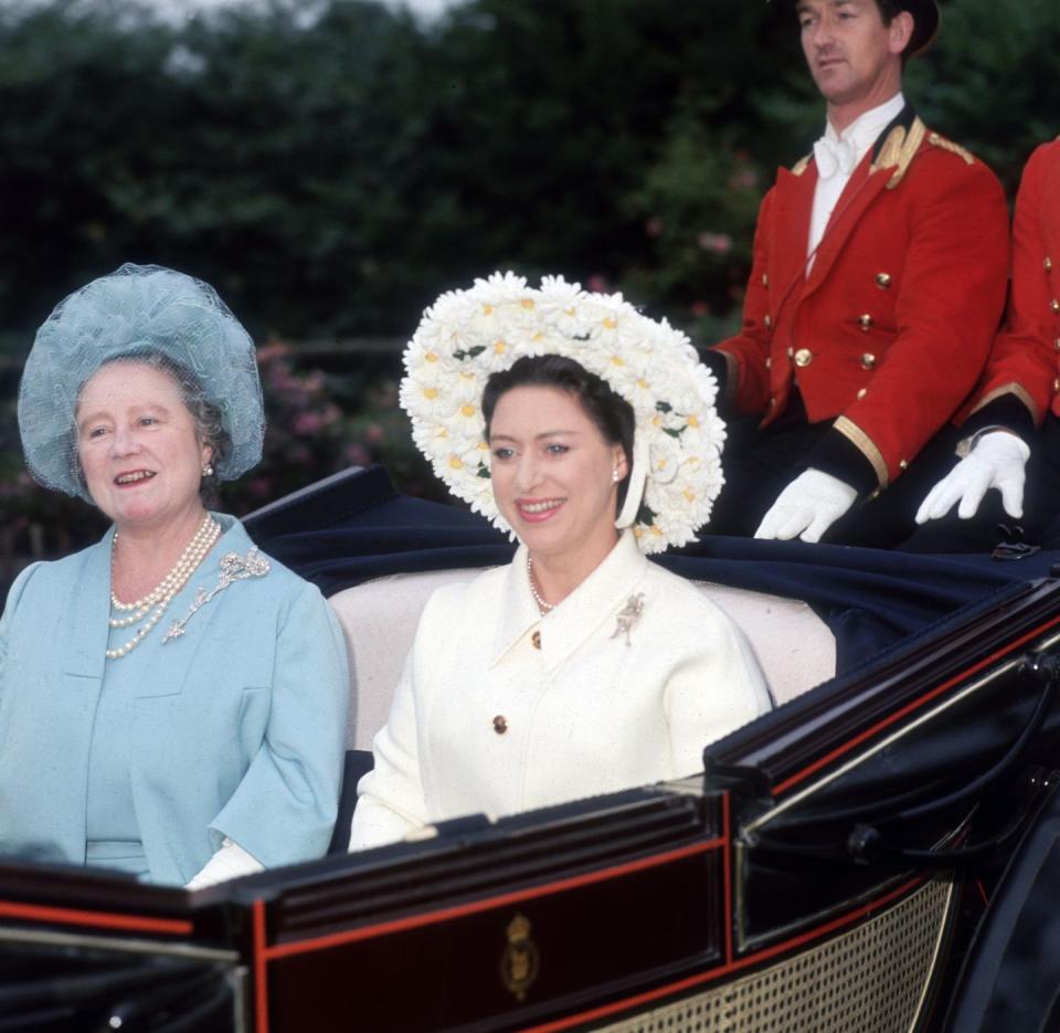 <p>Princess Margaret, wearing a floral hat, and the Queen Mother arriving for the fourth day at Ascot on June 20, 1969.</p>