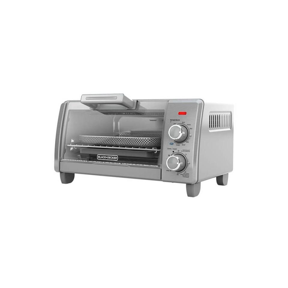 4) Black+Decker Crisp ‘N Bake Air Fry 4-Slice Toaster Oven