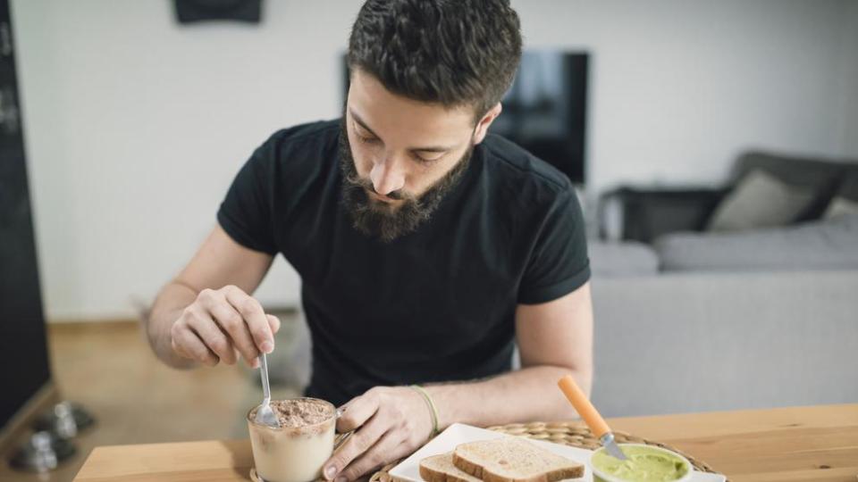 La duración media del desayuno es de 11,2 minutos (10,8 minutos en días laborables y 12,1 minutos en fines de semana).(Foto: Getty)