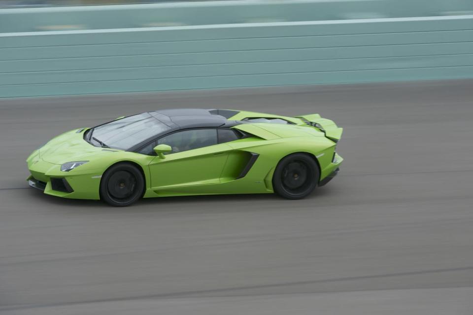 The Aventador Roadster in "verde Ithica"