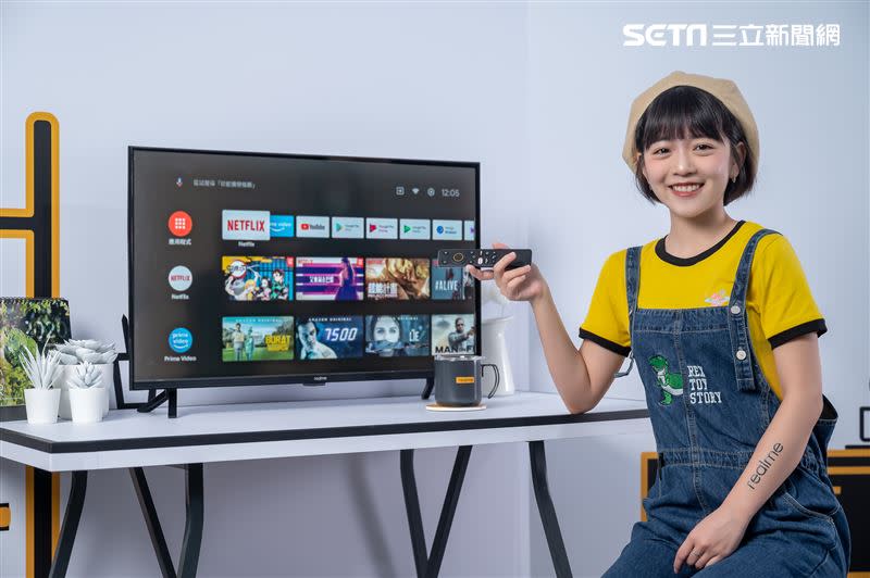 realme智慧連網顯示器內建Android TV，一機多用小空間擁有多種體驗（圖／品牌提供）