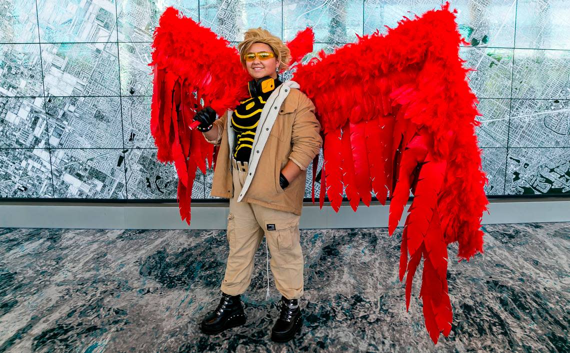 Tiphannie Antigua cosplays as Keigo Takami or Wing Hero: Hawks from the anime “My Hero Academia” during Florida Supercon.