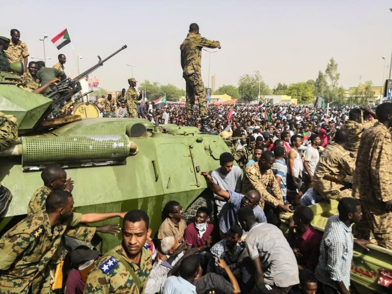 蘇丹軍方15日突喊話要結束內戰，但外界判斷並不容易，因為實際上沒有出現停戰的跡象。（資料照）