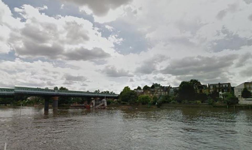 Putney Bridge, viewed from a boat. (Google Maps)