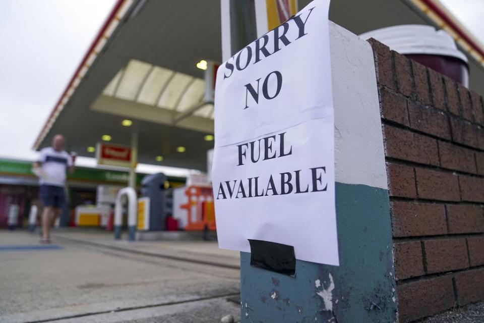 A Shell petrol station in Bracknell, Berkshire, with no fuel on Sunday September 26, 2021 (PA). (PA Wire)