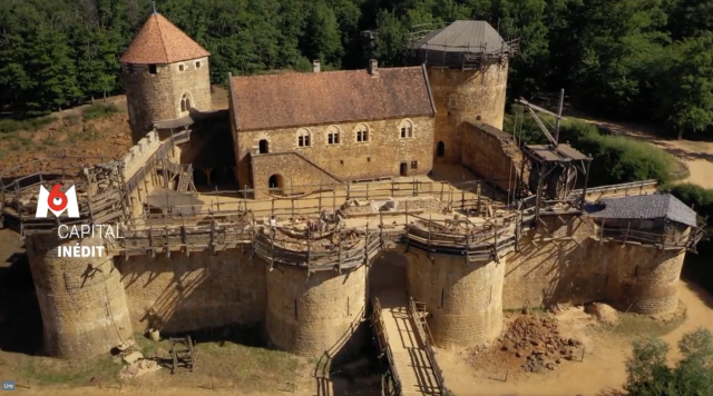 Guédelon, un chantier chargé d'histoires