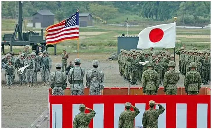 日本軍隊和美國軍隊一齊訓練。   圖：翻攝自騰訊網