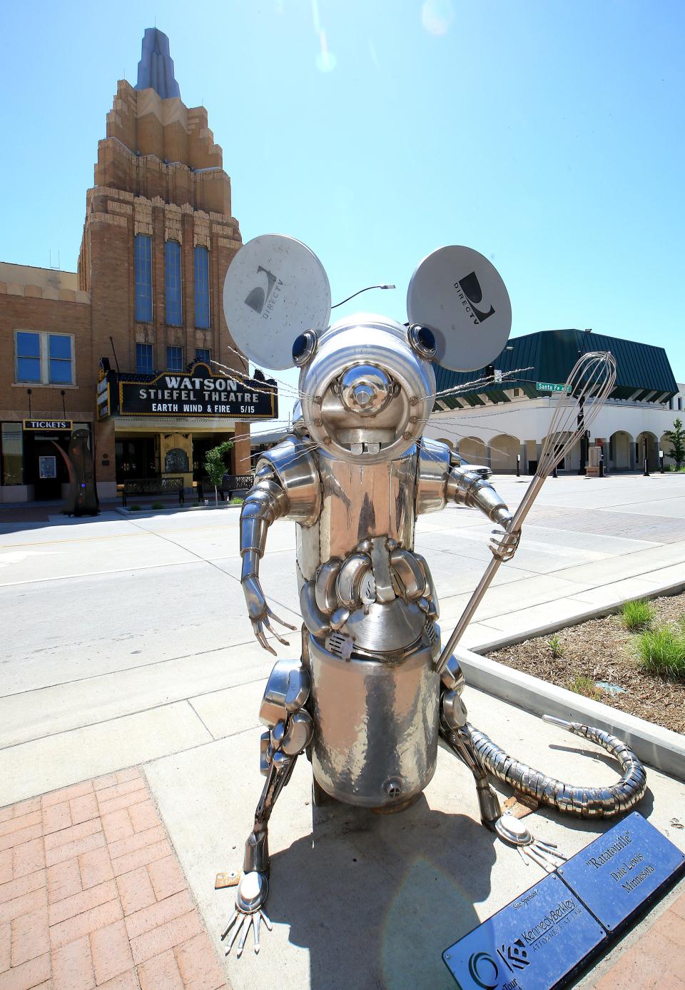 The sculpture titled &quot;Ratatouille&quot; is by Dale Lewis of Minnesota and is part of the SculptureTour Salina found on Santa Fe Avenue.