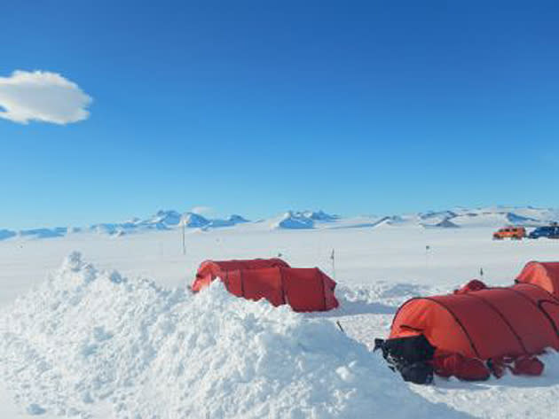 Team sets up camp at Union Glacier.