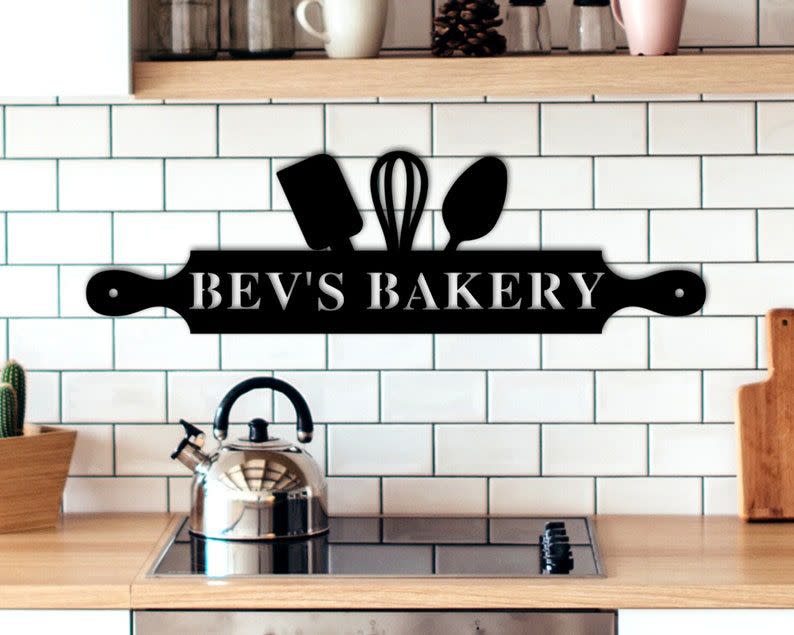 17) Personalized Kitchen Sign