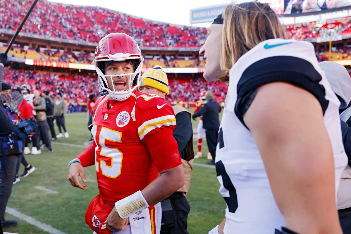 Live updates: Jacksonville Jaguars host Kansas City Chiefs. Will Travis  Kelce play?