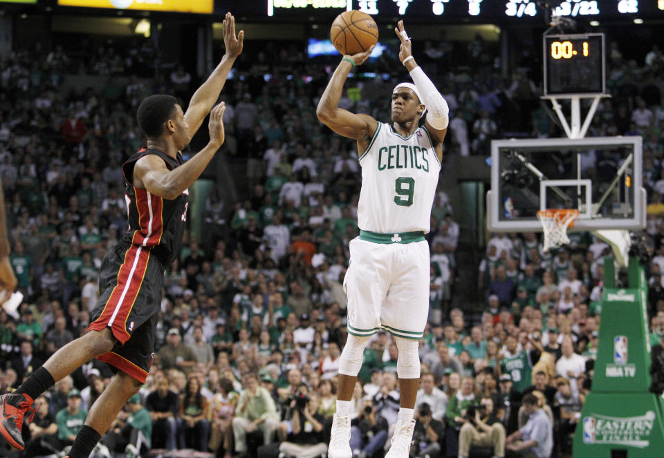 Rajon Rondo（投籃者）。（AP Photo/Elise Amendola）