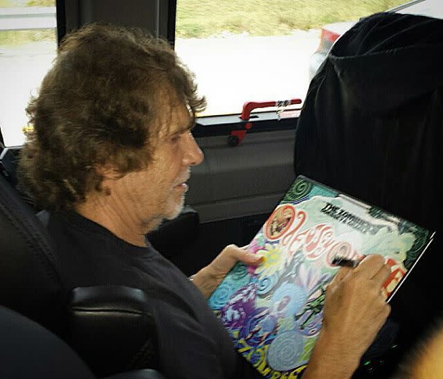 Rod signing some Odessey And Oracle Vinyl for you all, before the show tonight. There’s no rest on the road. Still Got That Hunger is out NOW!!#TheZombies #OdesseyAndOracle#StillGotThatHunger #NYC #TourLife#NewMusicFriday #VanLife#YahooTakeover #RockNRoll