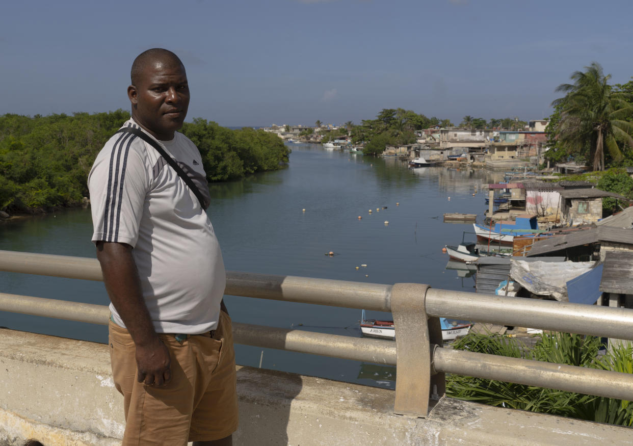 Roger García Ordaz ha intentado 11 veces salir de Cuba rumbo a Estados Unidos. "Claro que me voy a seguir tirando la vida entera hasta que llegue", dijo. (Eliana Aponte Tobar/The New York Times)