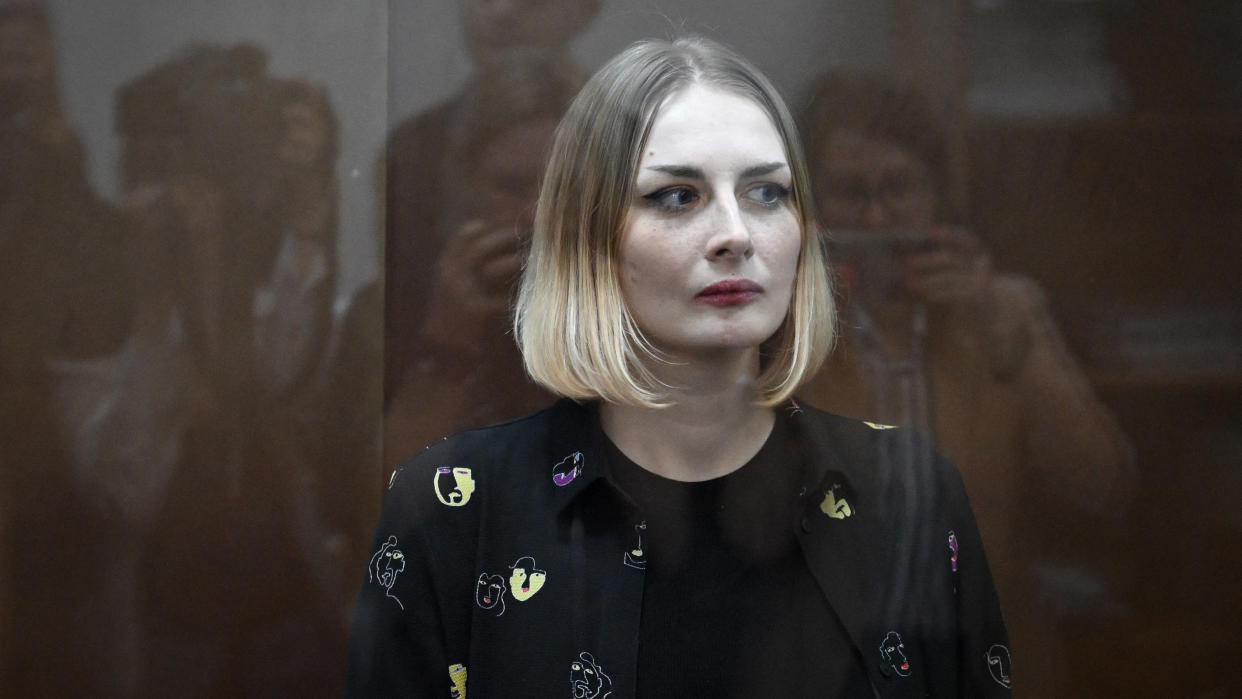  Russian blogger Anna Bazhutova, charged with spreading "fake information" on the Russian army, appears before the Ostankino district court in Moscow on June 5, 2024. A Moscow court on June 5, 2024, sentenced Anna Bazhutova to 5,5 years in jail for livestreaming witness testimony about the Russian army during the occupation of the Kyiv suburb of Bucha. (Photo by Natalia KOLESNIKOVA / AFP) (Photo by NATALIA KOLESNIKOVA/AFP via Getty Images). 