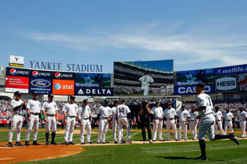 <b>The screen at Yankees stadium, seen here on April 16, 2009 in a game against the Cleveland Indians, isn't the biggest, but it's still a huge HDTV.</b> Jim McIsaac/<a class="link " href="http://www.gettyimages.com" rel="nofollow noopener" target="_blank" data-ylk="slk:Getty Images;elm:context_link;itc:0;sec:content-canvas">Getty Images</a>