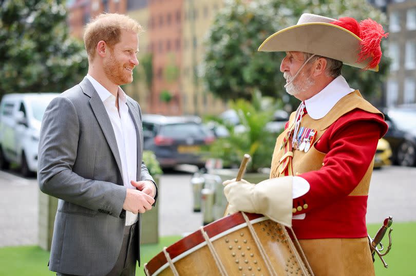 Prince Harry speaking with Pikemen and Musketeers during event