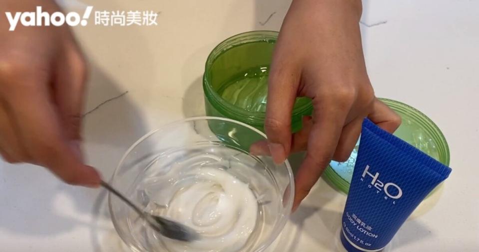 搭配其他美白產品，可以提升蘆薈膠排除暗沉的效果。