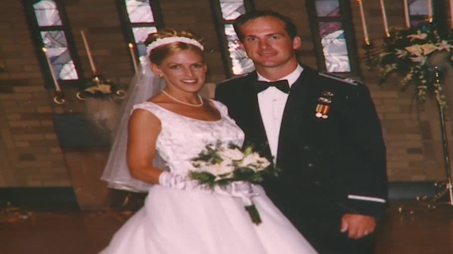 A photo of Lisa Bouma and her husband, Jeff, on their wedding day in 1999. (Dec. 20, 2023)