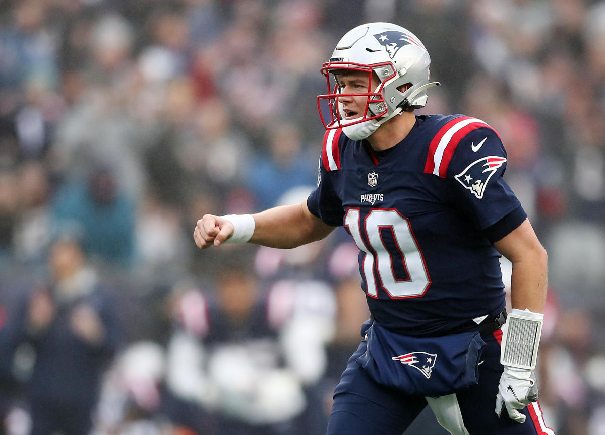 Patriots earn playoff berth, beat Jaguars 50-10