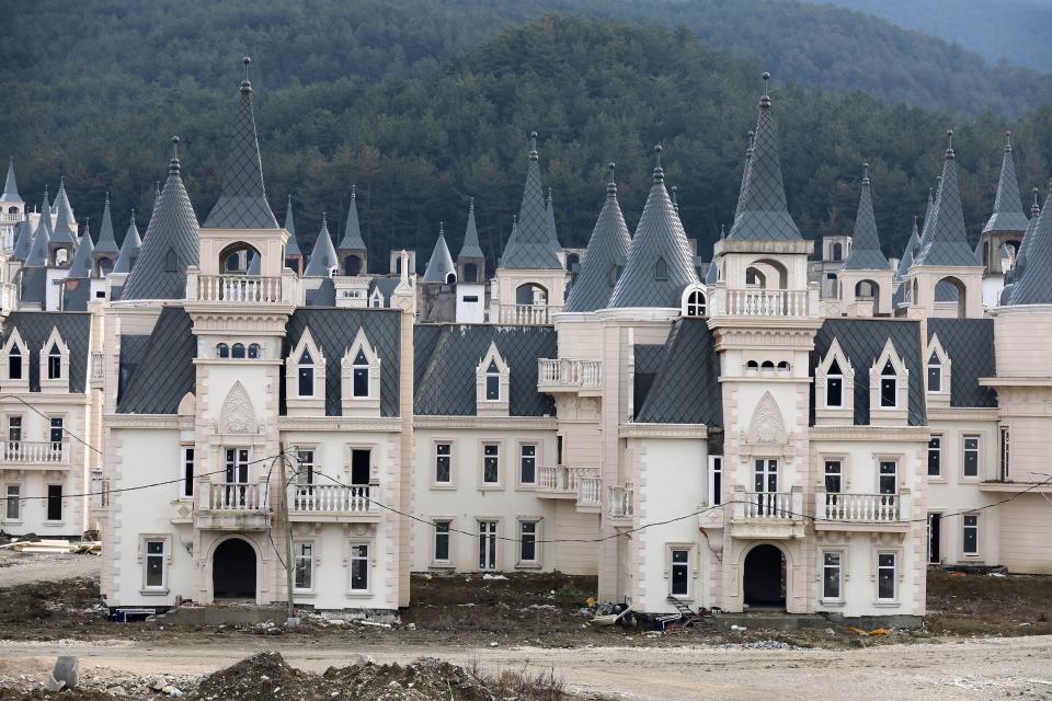 Tour Burj Al Babas, a Massive Abandoned Town of Disney-esque Castles