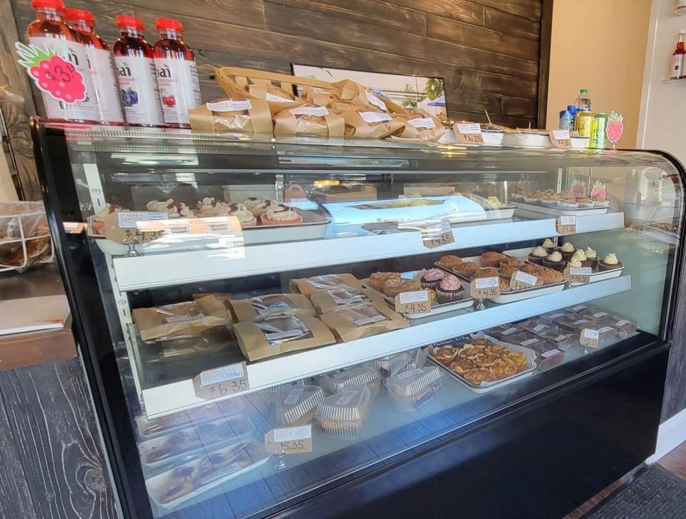 Mini Batch Bakery has opened in the Seventh Avenue District and offers cakes, pies, cupcakes, breads, jams and even raspberry vinegar.