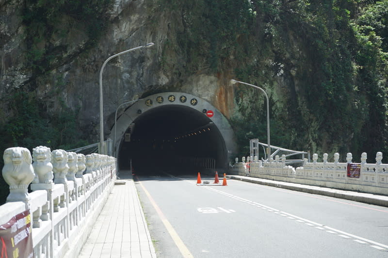 太魯閣砂卡礑步道  估重建需7年 0403花蓮地震，太魯閣國家公園災情嚴重，其中砂卡 礑步道受損嚴重，至今仍有零星落石掉落，需待調查 評估結果規劃重建方案，重建時間約7年。圖為砂卡 礑隧道口。 中央社記者張祈攝  113年6月22日 