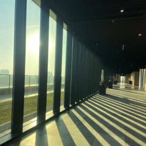 新總圖採光非常好 | The photo shows sunlight flooding into the library. (Courtesy of the Main branch of Tainan Public Library)