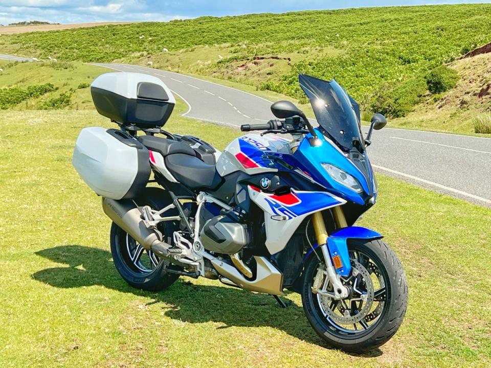The BMW R 1250 RS SE on tour in Wales. (BMW)