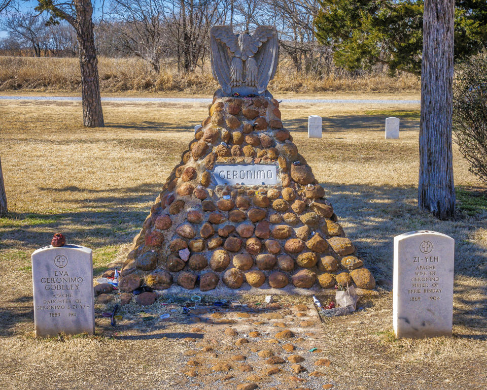 La tumba del jefe indio apache Gerónimo en Fort Sill, Oklahoma, donde fue mantenido prisionero y desde finales del siglo XIXI y donde murió en 1909. (Flickr/Mobilus In Mobili, CCBY-SA 2.0)