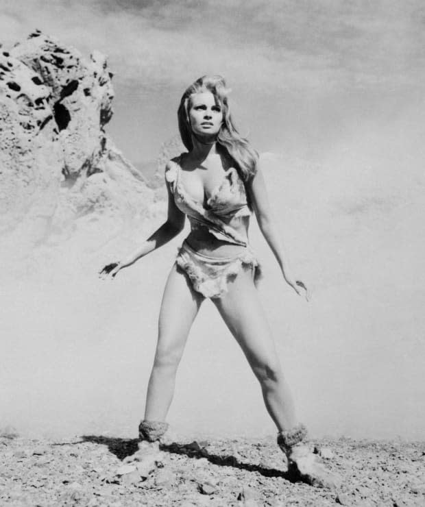 Raquel Welch is shown as she starred in "One Million Years, B.C."<p><a href="https://www.gettyimages.com/detail/517481188" rel="nofollow noopener" target="_blank" data-ylk="slk:Bettmann/Getty Images;elm:context_link;itc:0;sec:content-canvas" class="link ">Bettmann/Getty Images</a></p>