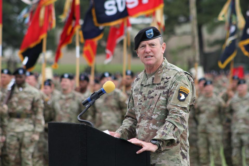 Mg J P Mcgee Commanding Gerneral 101st Airborne Division and Fort Campbell.