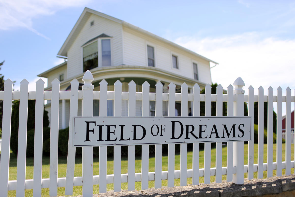 Video White Sox, Yankees to play at 'Field of Dreams' in 2020