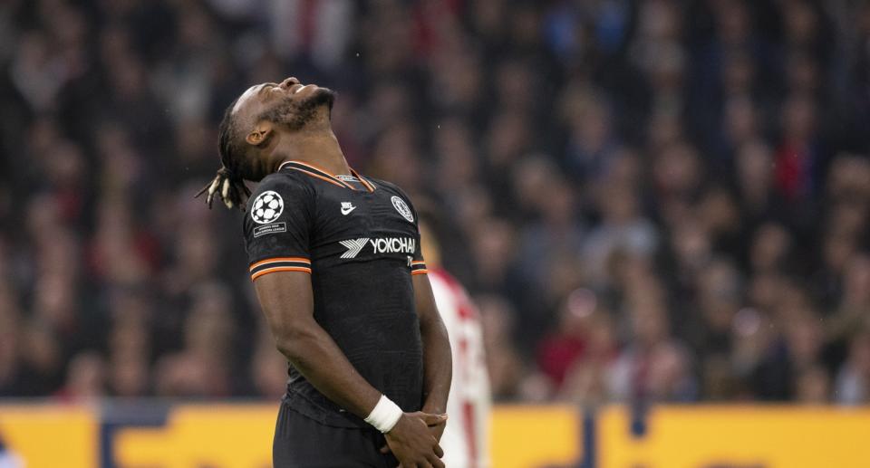 Michy Batshuayi erlebte eine "Ballkontrolle" der anderen Art. (Bild: Getty Images)