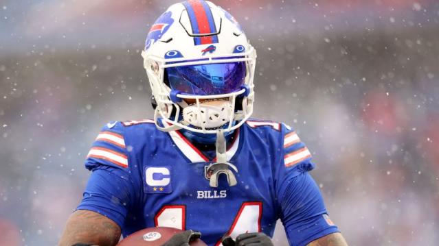 Bills WR Stefon Diggs breaks silence on first day of camp