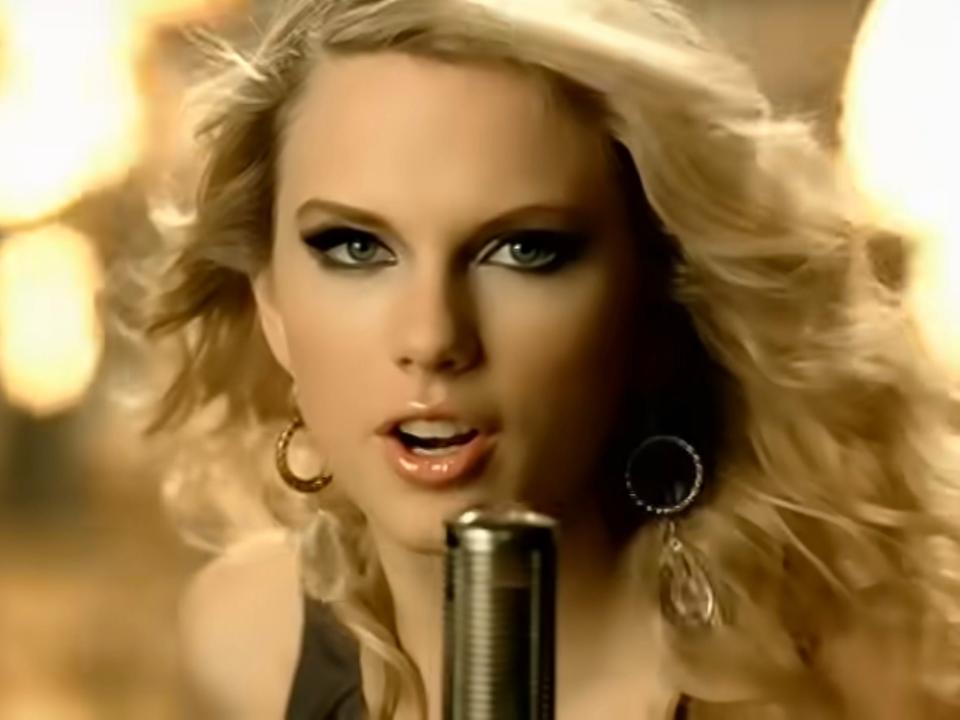 taylor swift picture to burn music video