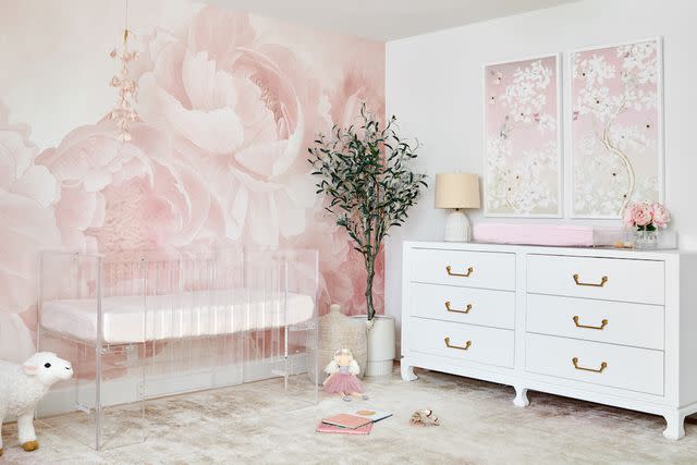 <p>Design by <a href="https://littlecrowninteriors.com/lavender-nursery-design-in-newport-beach/" data-component="link" data-source="inlineLink" data-type="externalLink" data-ordinal="1">Little Crown Interiors</a> / Photo by Lauren Pressey</p>