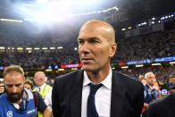 Fußballgott Zinédine Zidane war bis 2021 Trainer bei Real Madrid (Bild). Doch schon in den Zeiten, als er noch selbst auf dem Feld stand, hatte er eine aerodynamische "Frisur". (Bild: David Ramos/Getty Images)