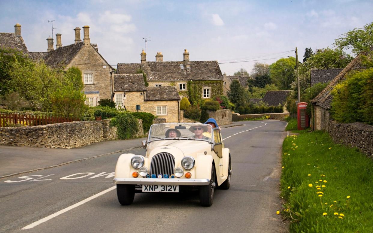 Bilbury, in the Cotswolds, would benefit from improvements to the A417 - 4CORNERS IMAGES