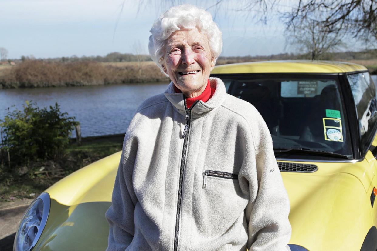 English Cricket Legend Eileen Ash Dead at 110