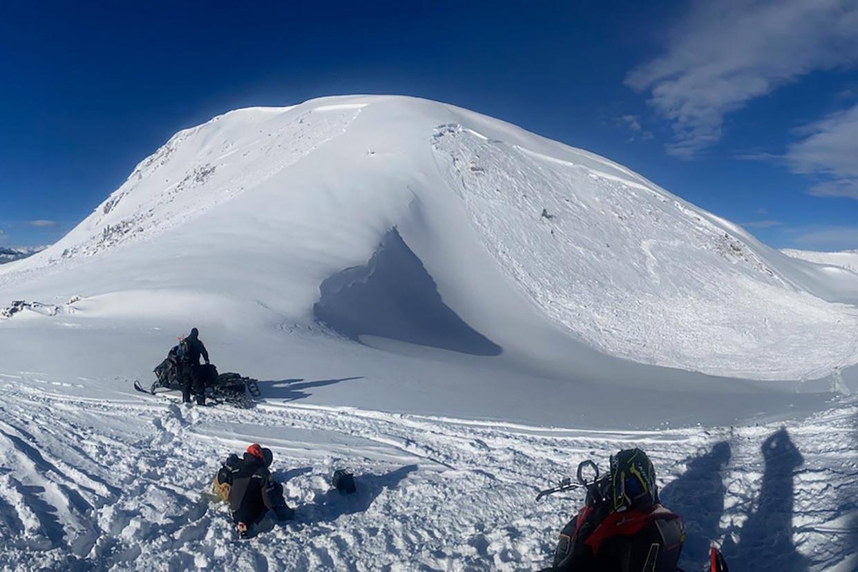 2 Snowmobile Riders Killed in Colorado Avalanche.Credit: Colorado Avalanche Information Center