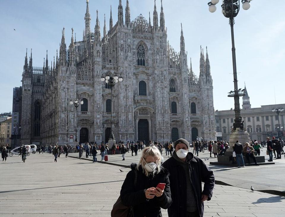 Tourists wear face masks in Milan | Stefania D'Alessandro/Getty