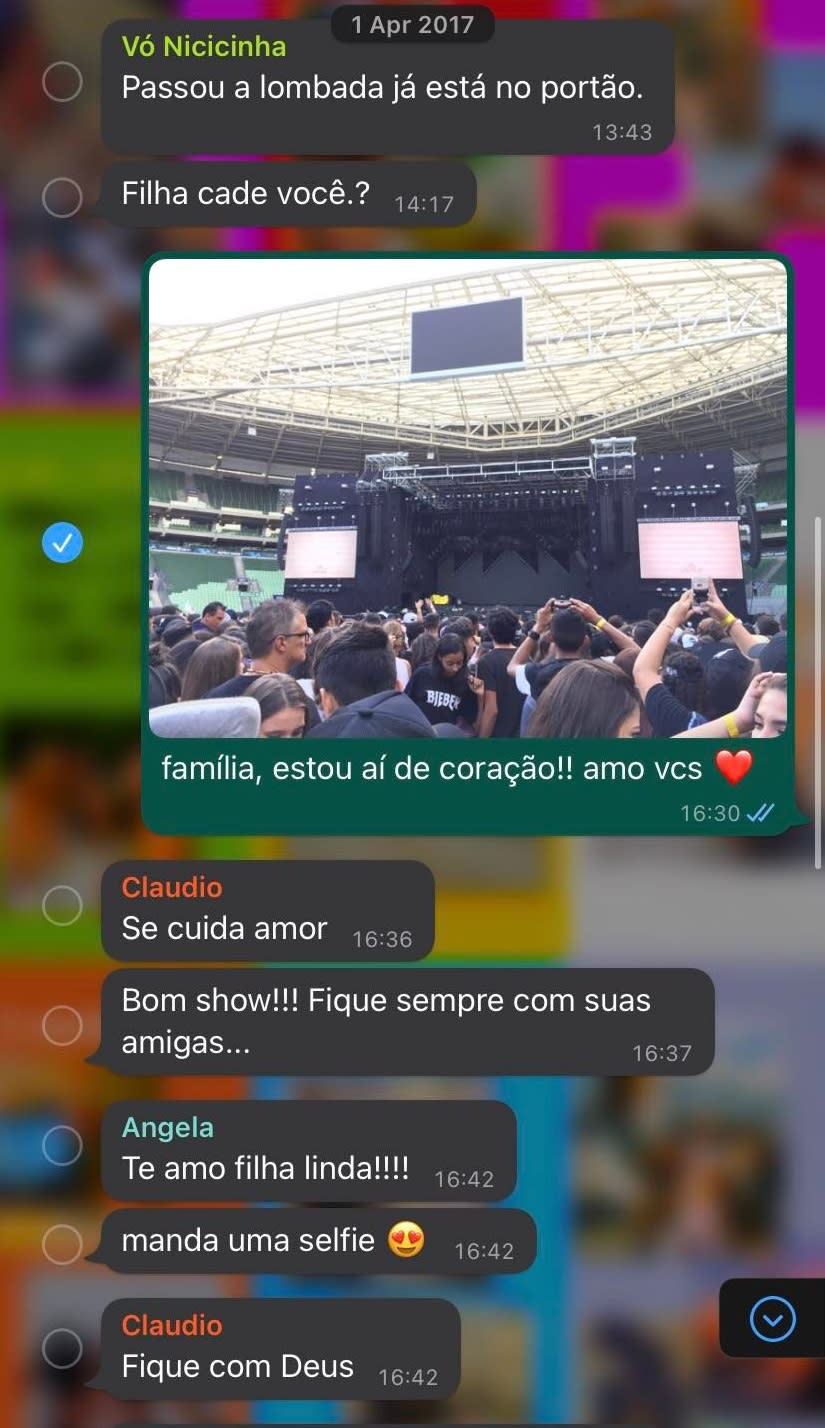 Conversa de Isabela Campos no WhatsApp com a fam&#xed;lia ao chegar no show. Foto: Arquivo Pessoal
