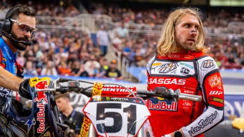 SX 2024 Rd 12 St Louis Justin Barcia looks back.JPG