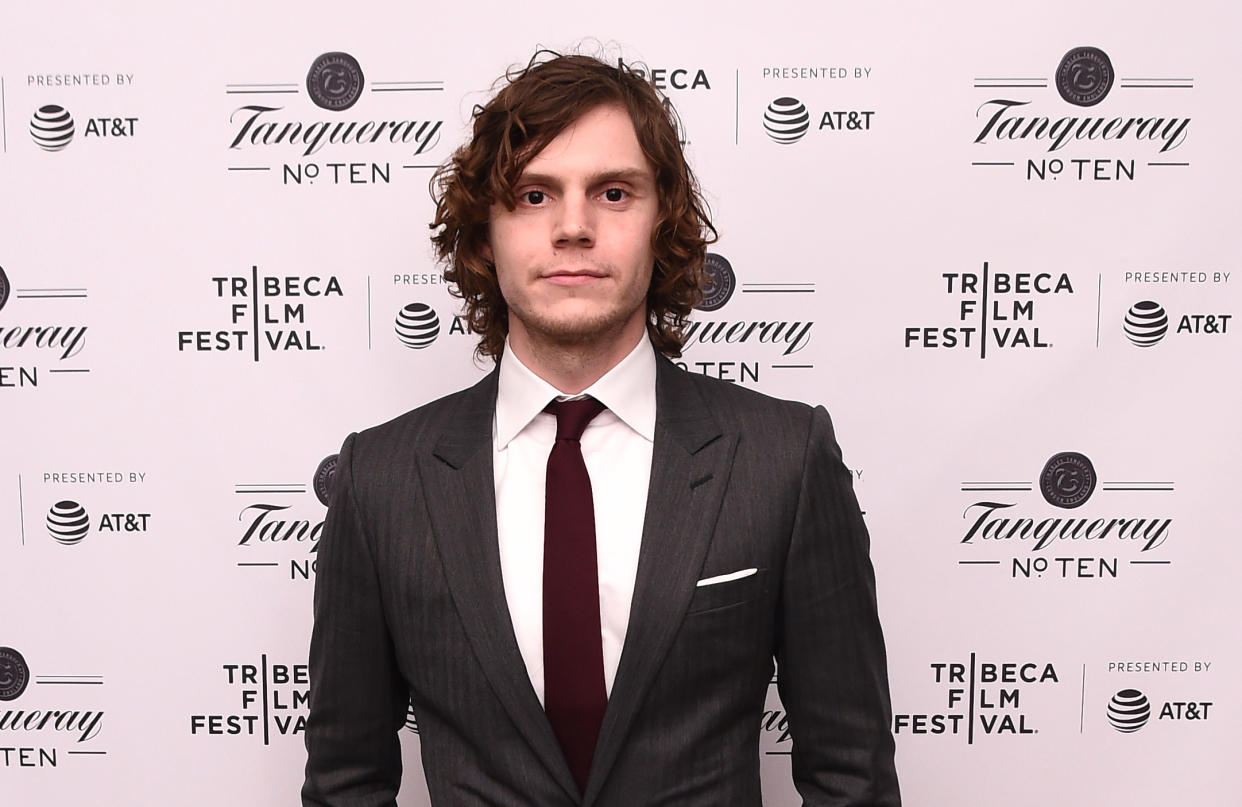 “American Horror Story” might have just revealed Evan Peters’ character for Season 7 — and yes, he’s part of the clown cult