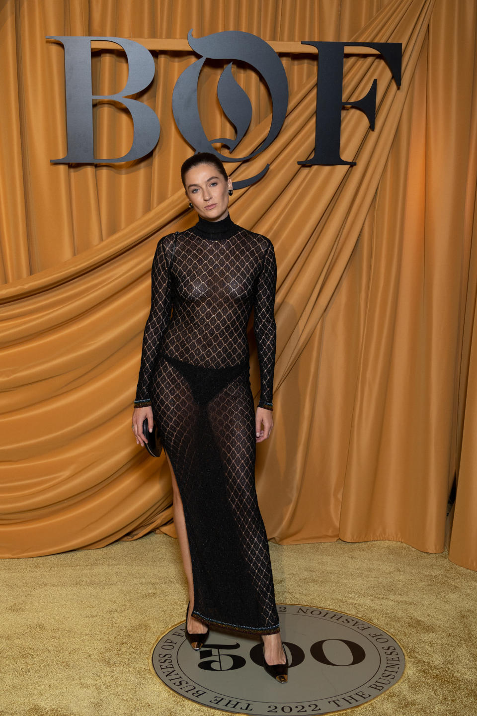 <p>Instagrammeuse, auteure et entrepreneure, Camille Charrière portait une robe longue fendue légèrement transparente, comme vous pouvez le voir. Une photographie prise lors du gala du #BoF500. (Crédit Marc Piasecki/WireImage)</p> 