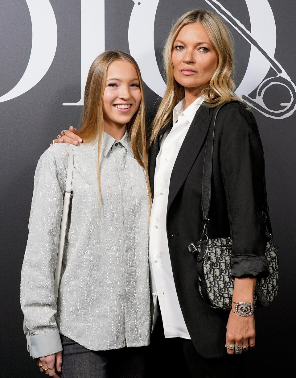 Lila Moss and Kate Moss attend the Dior Homme Menswear Fall/Winter 2020-2021 show as part of Paris Fashion Week on January 17, 2020 in Paris, France