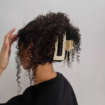 How To Style A Claw Clip with CURLY HAIR! 