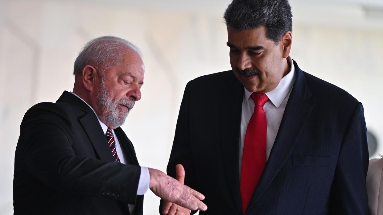 Luiz Inácio Lula da Silva saluda a Nicolás Maduro 